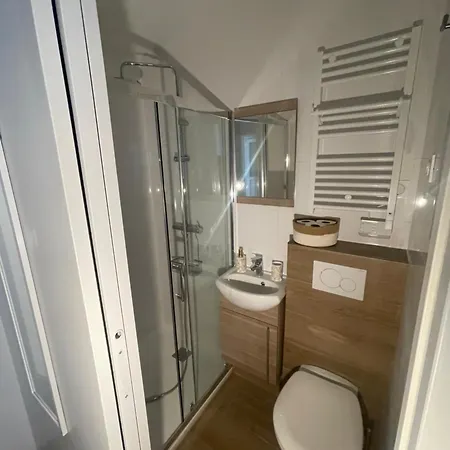 Eiffel Tour Cosy Bali Apartment